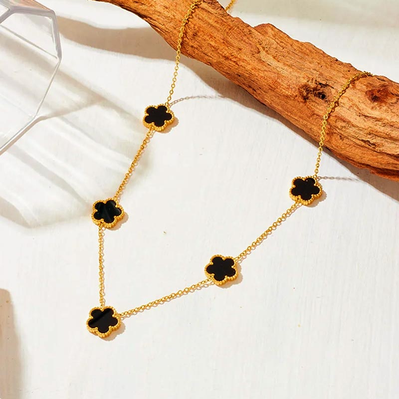Colar de Trevo Preto Banhado em Ouro 18k VZ253