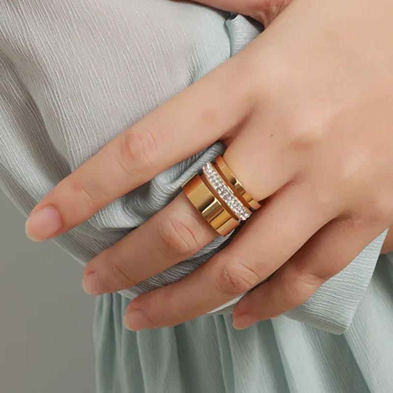 Anel Triplo Glow com Zircônia Banhado em Ouro 18k VZ171