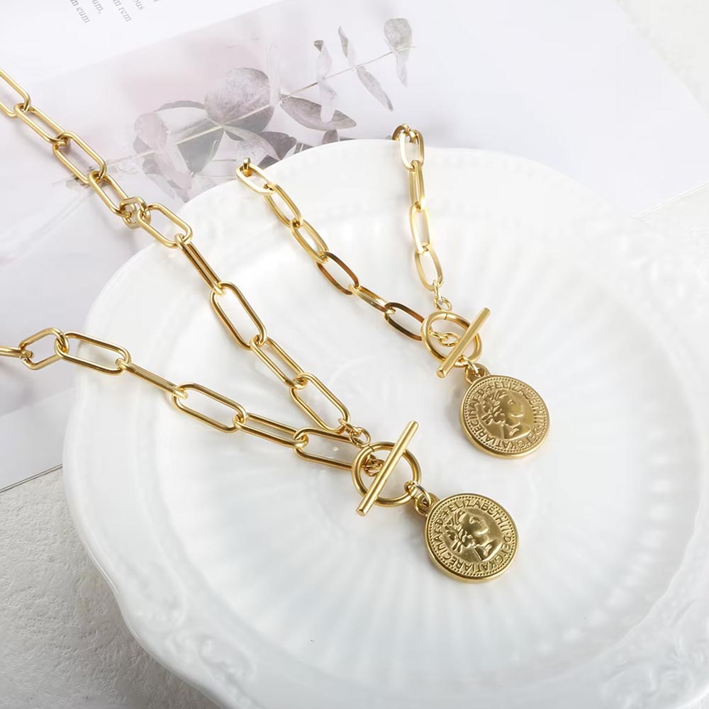Colar com Pingente Classico Gold Coin VZ231