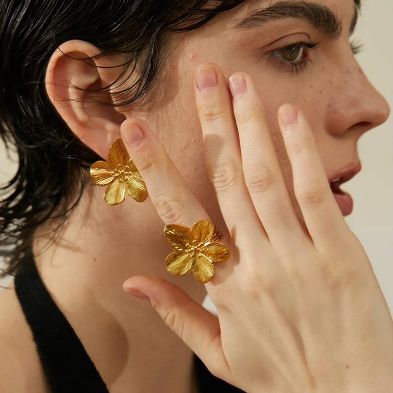 Anel Flor-de-Lis Banhado em Ouro 18k VZ192
