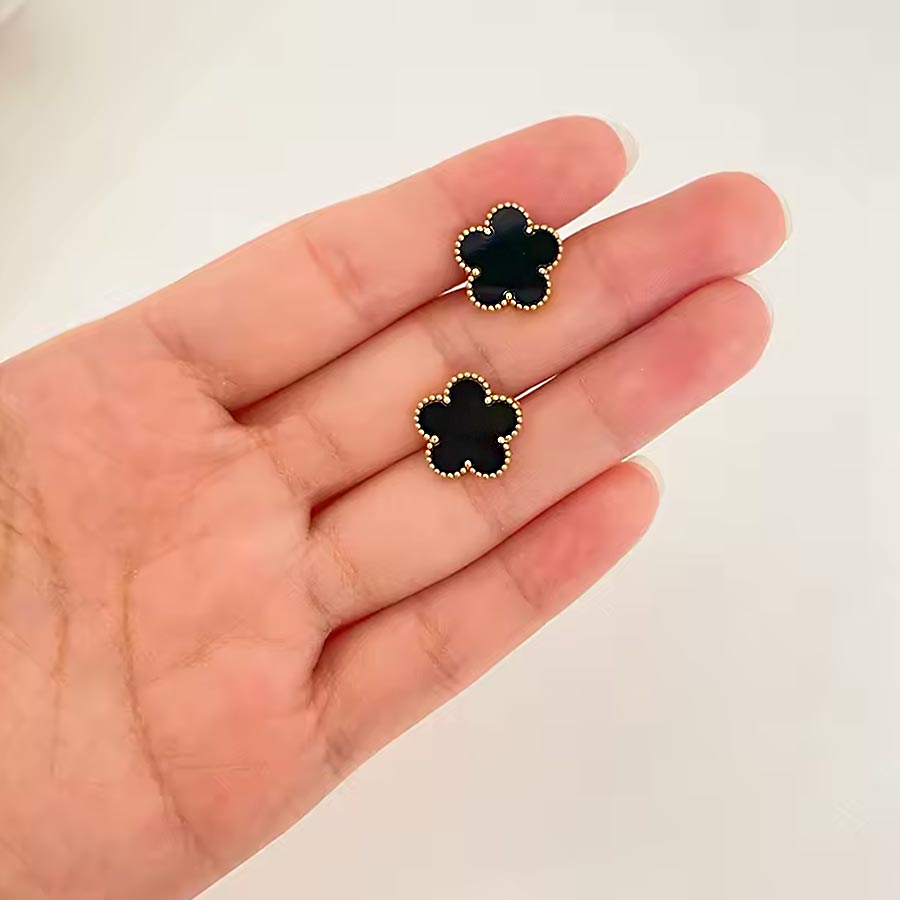 Brinco de Trevo Preto Banhado em Ouro 18k VZ255