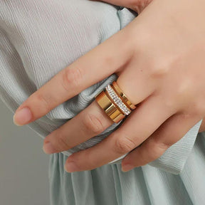 Anel Triplo Glow com Zircônia Banhado em Ouro 18k VZ171