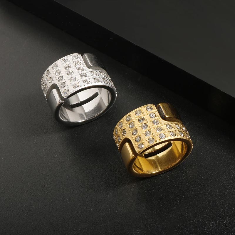 Anel Elegance Zircônia Banhado em Ouro 18k VZ209