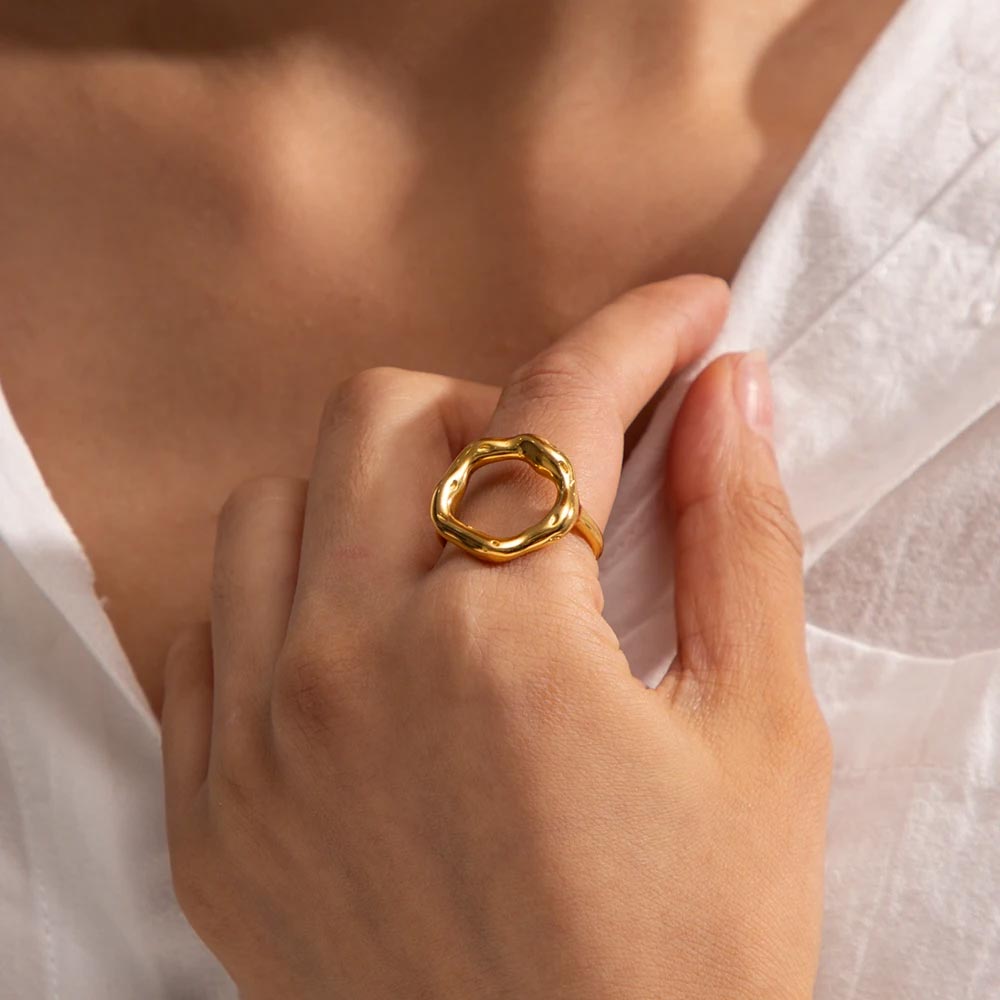 Anel Vazado Orgânico Banhado em Ouro 18k VZ212