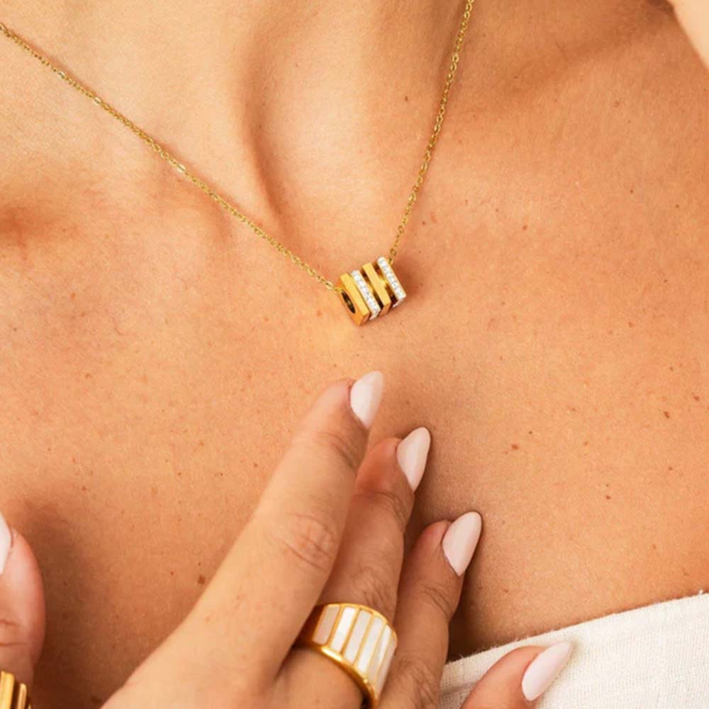 Colar Cubo Shine Banhado em Ouro 18k VZ228