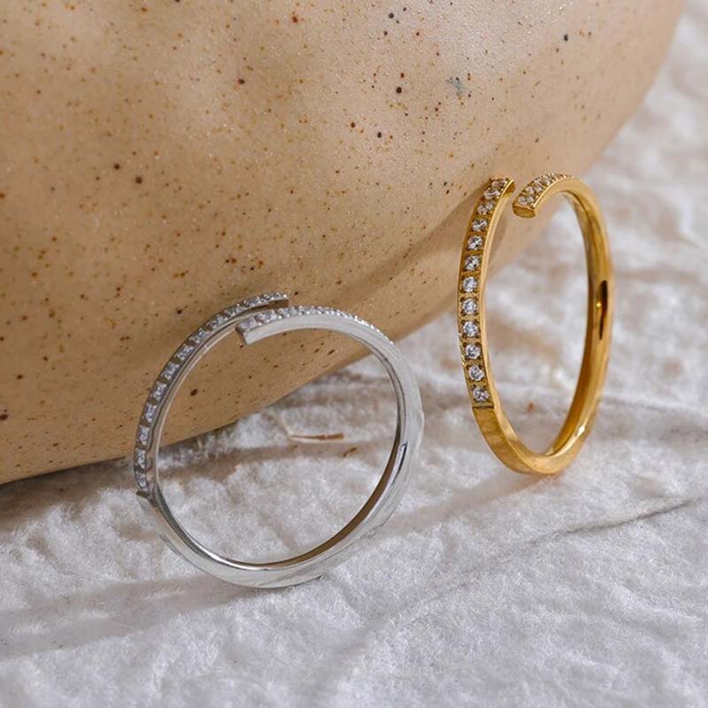 Anel Regulável com Zircônia Banhado em Ouro 18k VZ161