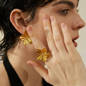 Anel Flor-de-Lis Banhado em Ouro 18k VZ192