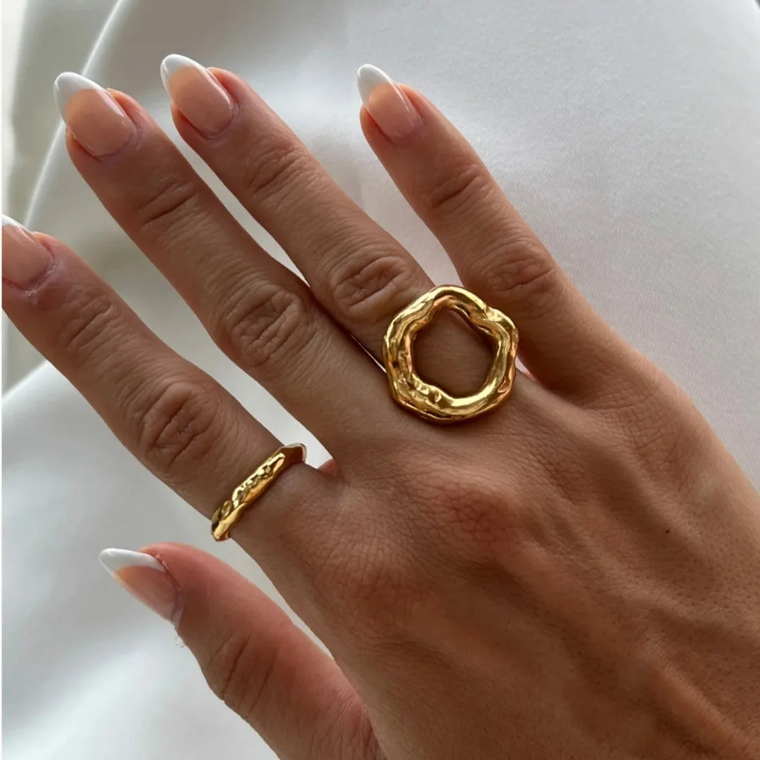 Anel Vazado Orgânico Banhado em Ouro 18k VZ212